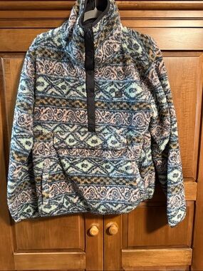 Women’s Multicolor Patterned Fleece Pullover Sweater